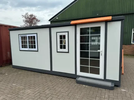 Unidade Habitacional Móvel / Contêiner 2024